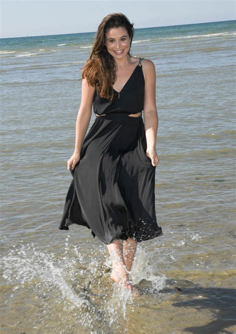 Photo Marilou Aussiloux en photocall sur la plage pendant le 35ème