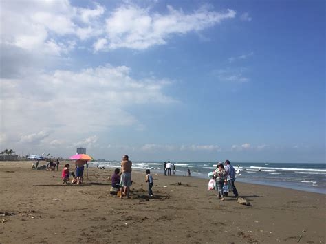 Turistas Disfrutan Playas De Coatzacoalcos