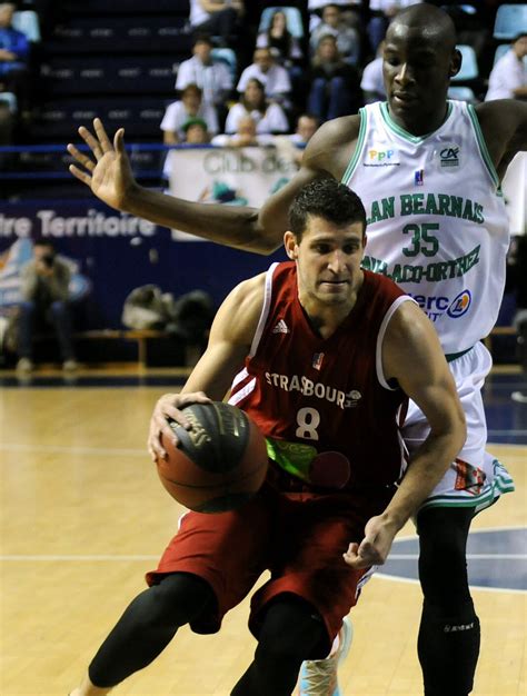 Basket ball Pro A 24e journée la SIG simpose à Pau 79 94