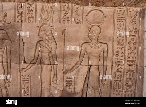 Antiguos Jerogl Ficos Egipcios Tallados En El Templo De Kom Ombo En