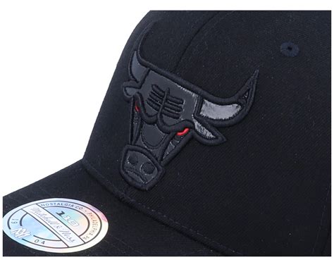 Hatstore Exclusive Chicago Bulls Champions 96 - Mitchell & Ness caps ...