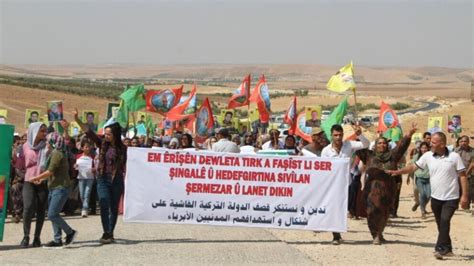 ROJAVA Les Kurdes manifestent devant la base russe à Kobanê suite aux