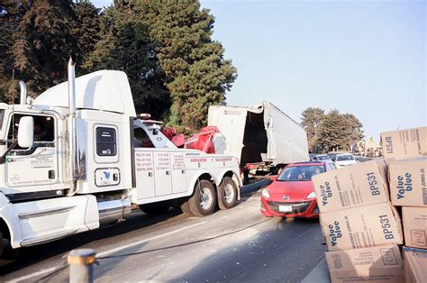 Volcadura De Tr Iler Provoca Cierre De La M Xico Toluca A La Altura De