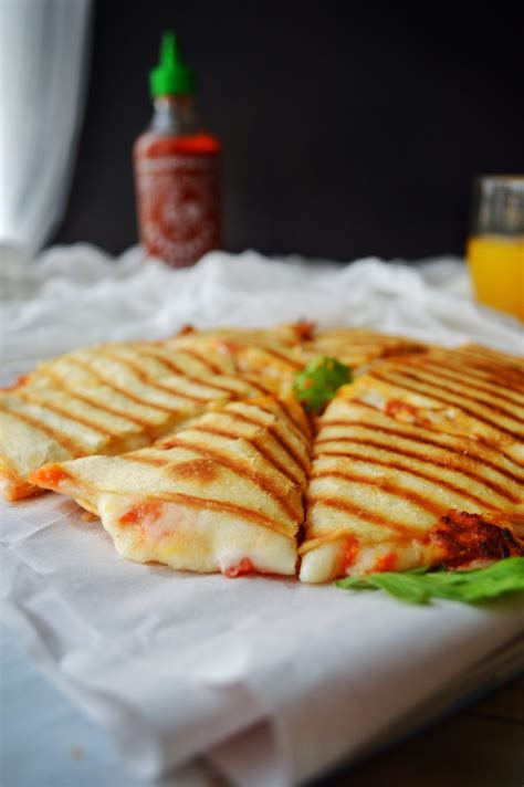 Spicy Chicken Quesadilla - Savory&SweetFood