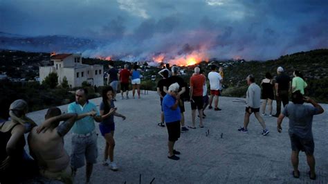 In Greece, Wildfires Kill Dozens, Driving Some Into the Sea - The New ...