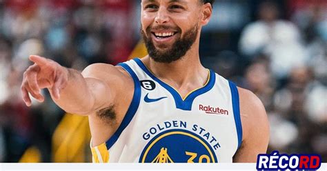 Por bocón Stephen Curry falla un tiro libre y culpa a narrador de TV