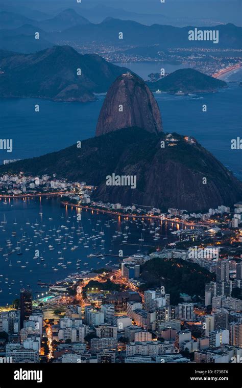 Cristo Redentor At Night