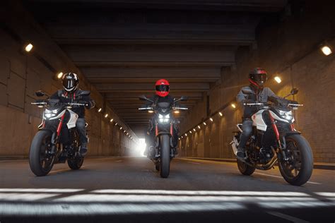 2023 Honda Cb750 Hornet正式發表：雙缸黃蜂來襲，90匹、四色登場！