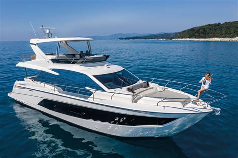 Absolute Yachts 62 Fly The Absolute Alchemy