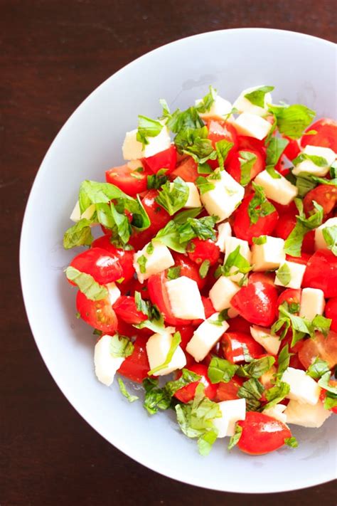 Chopped Caprese Salad 5 Ingredients 10 Minutes To Make