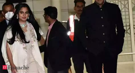 Isha Ambani News Isha Ambani Anand Piramal All Dressed Up As They