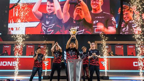 Überzeugendes 2 0 im Finale FaZe schlägt Navi und gewinnt PGL CS GO