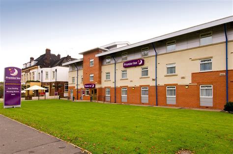 PREMIER INN MANCHESTER (HEATON PARK) HOTEL - Updated 2025 Prices ...