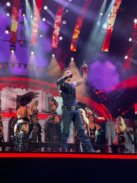 ¡Eddy Valenzuela Deslumbra en el Festival de Viña del Mar con su