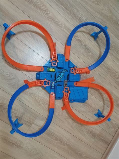Hot Wheels Criss Cross Crash
