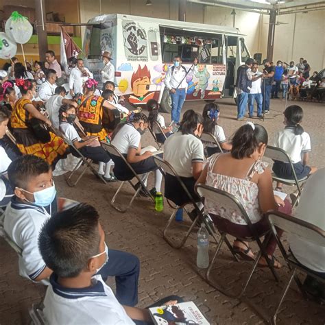 Inauguran Biblioteca M Vil En Juchit N Recorrer Escuelas Del Istmo