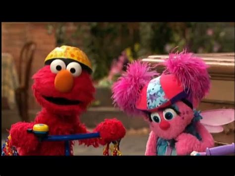 Plaza S Samo Bye Bye Chup N Historias De Ni Os Grandes Con Elmo