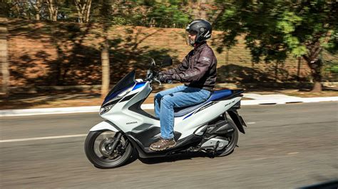 Avaliação Honda PCX 2022 por que é a scooter mais vendida do Brasil