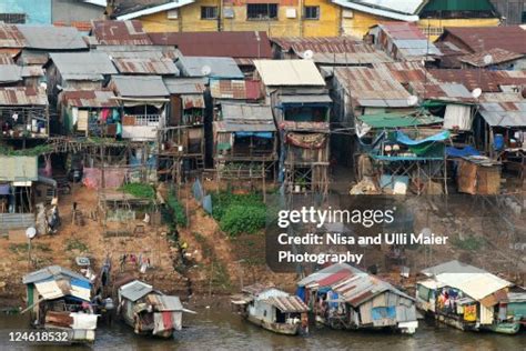 Slums In Phnom Penh Cambodia High-Res Stock Photo - Getty Images