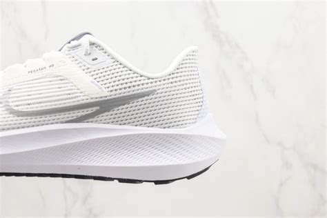 耐克nike Air Zoom Pegasus 40纯原版本登月40代白色跑鞋 耐克zoom系列慢跑鞋 货号：dv3853 102 莆田高仿运动鞋