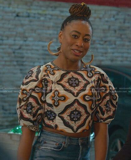 WornOnTV Malikas Printed Puff Sleeve Top On Good Trouble Zuri Adele