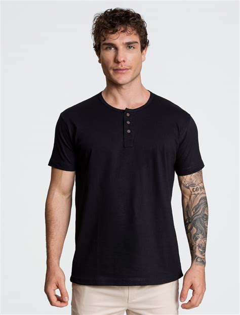 Camiseta Henley Preta