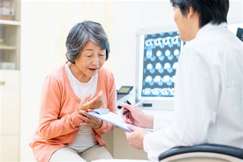 高齢者の嘔吐の原因とは？種類別に原因や注意点を解説 健康情報コラム