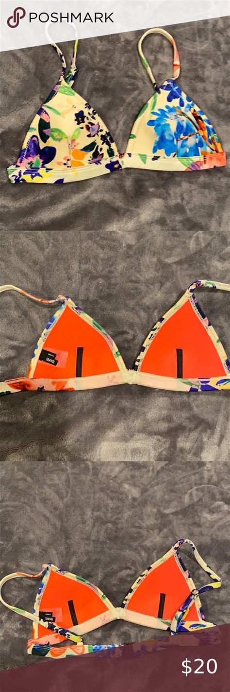 Triangl Bikini Top In 2020 Triangle Bikini Bikini Tops Bikinis