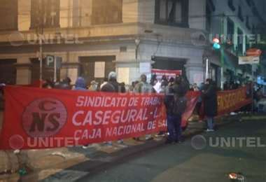 Trabajadores de la CNS iniciaron paro de 72 horas y anuncian suspensión