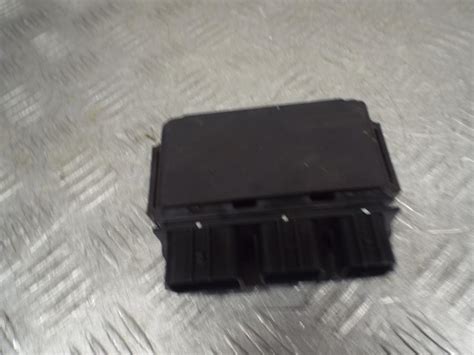 kawasaki zxr zx  cc   junction relay fuse box