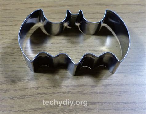 How to make a DIY Batman LED Fidget Spinner | Techydiy