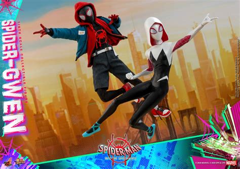 Hot Toys Spider Verse Spider Gwen Figure Includes Peter Porker