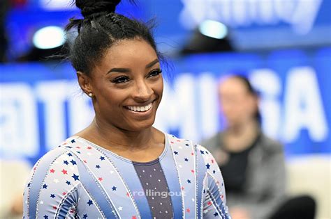 Simone Biles Supports Husband Jonathan Owens Despite Criticism