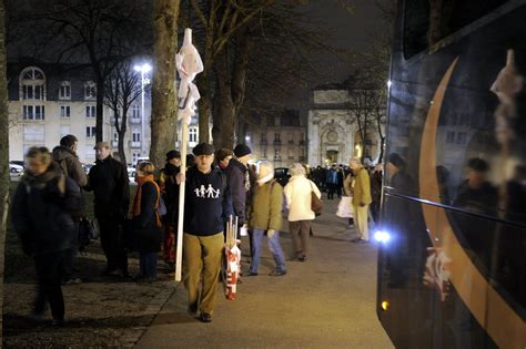 Manif Les opposants au projet de loi sur le mariage homosexuel défilent