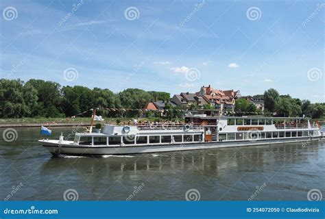 View of River Danube in Regensburg Editorial Image - Image of nature ...