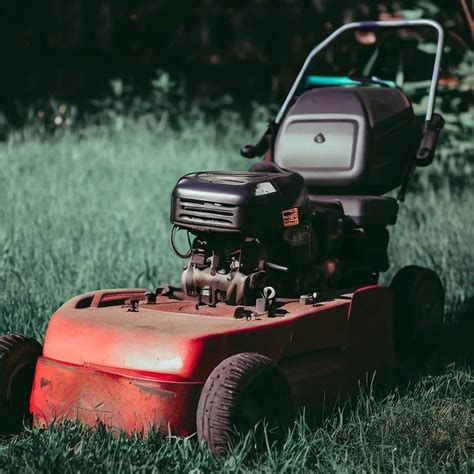 Mașină de tuns iarbă pe benzină Briggs Stratton Lumea Uneltelor