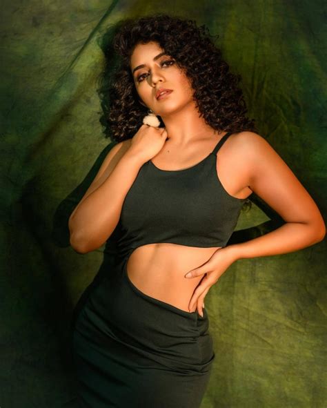 6 Hot Sexy Meghaa Shetty Bikini Pics