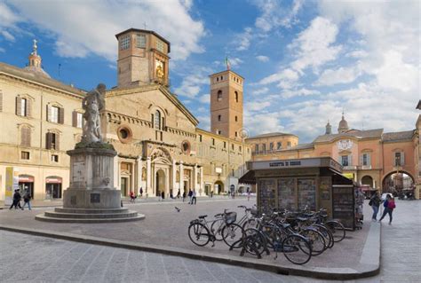 Reggio Emilia Italie Avril Place De Piazza Del Duomo Image