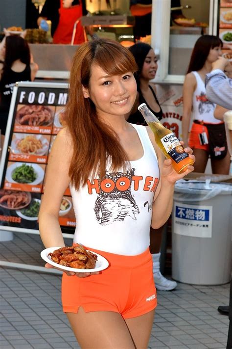 ＜画像2 20＞悩殺セクシー美女がビールをお届け！hootersビアガーデンがお台場にオープン｜ウォーカープラス