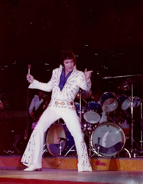 Elvis Live On Stage In 1973 Elvis Jumpsuits Elvis Presley Concerts