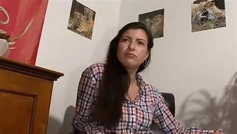 Sexy Blonde Milf Spreizt Ihre Nasse Muschi So Weit Wie M Glich Mit Langen Sexspielzeugen In