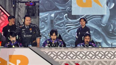 RRQ Benamkan Tim Juara Bertahan Fnatic ONIC ONE Esports Indonesia