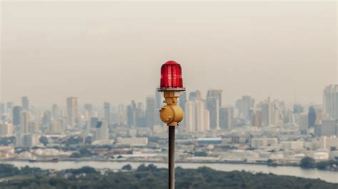 Rote Lichter Bei Nacht Warum Blinken Hohe Geb Ude