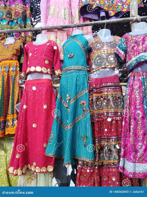 Vestidos En Venta En Mercado De Pulgas De Mi Rcoles Anjuna La India