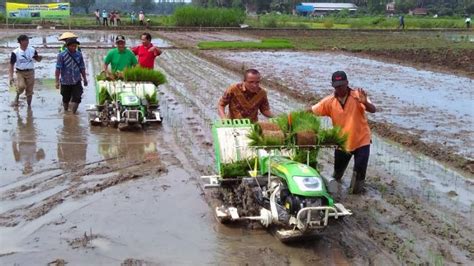 Alat Pertanian Modern Yang Wajib Diketahui Pelita Desa