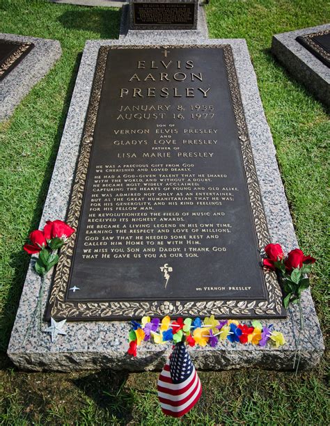 Grave Of Elvis Presley Memphis Usa A Photo On Flickriver