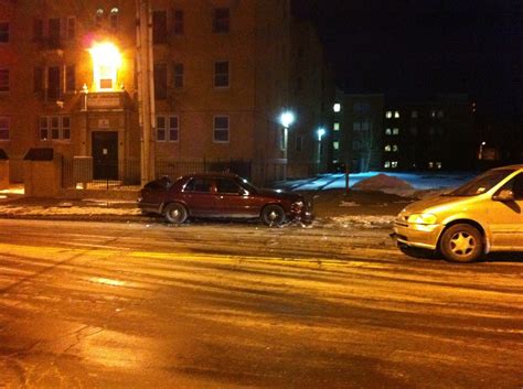 Syracuse police car struck by minivan on South Salina - syracuse.com