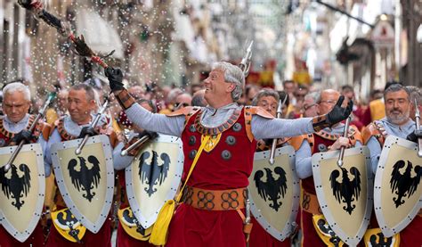 La Fiesta De Moros Y Cristianos En Alcoy