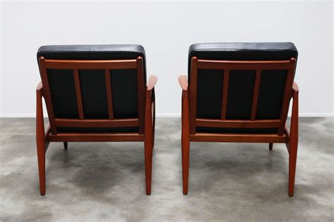 Pair Of Danish Design Paper Knife Lounge Chairs By Kai Kristiansen In