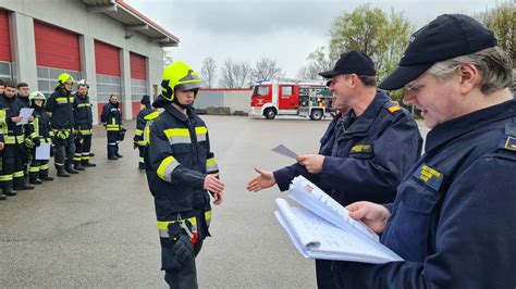 Erfolgreich Abgeschlossene Truppmannpr Fung Freiwillige Feuerwehr Trumau